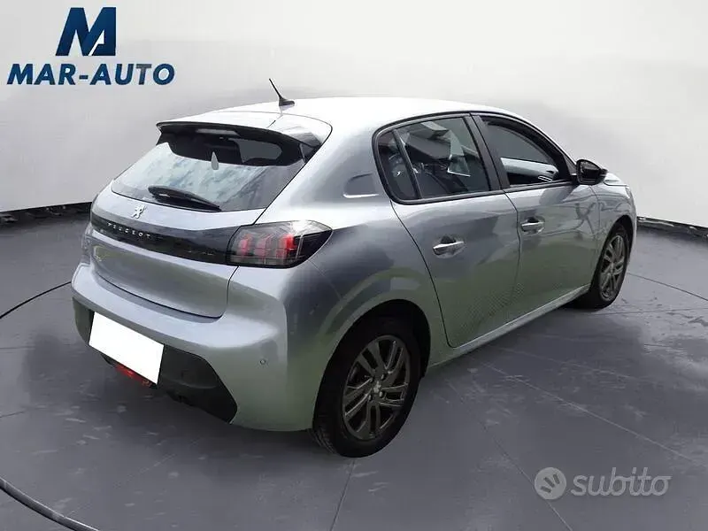 Usata Peugeot 208 Active 102 CV (75 kW) 2022 Grigio Utilitaria