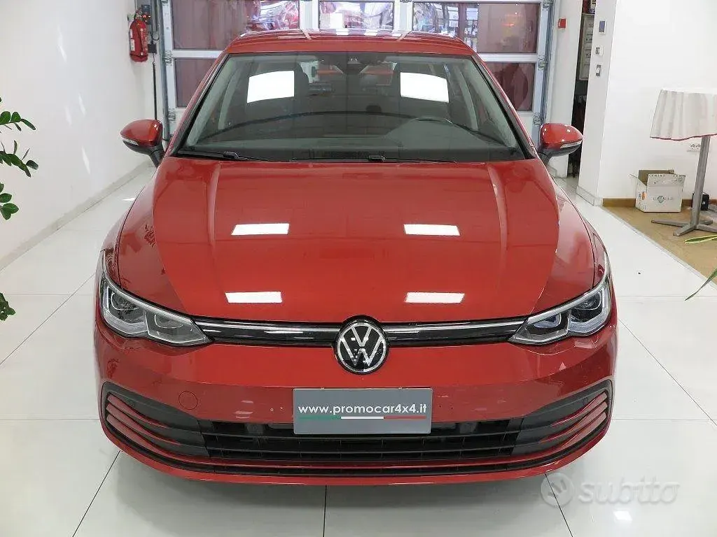 Usata VW Golf VIII Life 110 CV (80 kW) 2020 Rosso Berlina