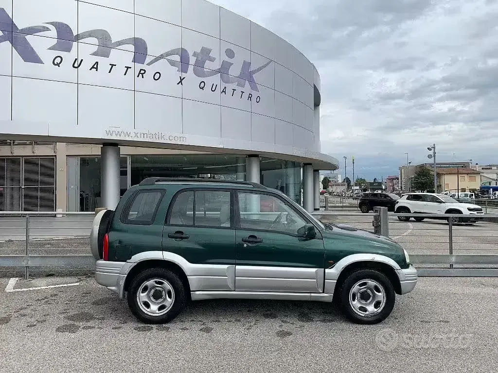 Usata Suzuki Grand Vitara 87 CV (63 kW) 2001 Verde SUV