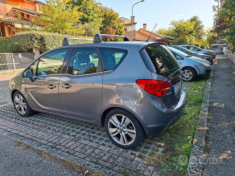 Usata Opel Meriva 120 CV (88 kW) 2015 Monovolume