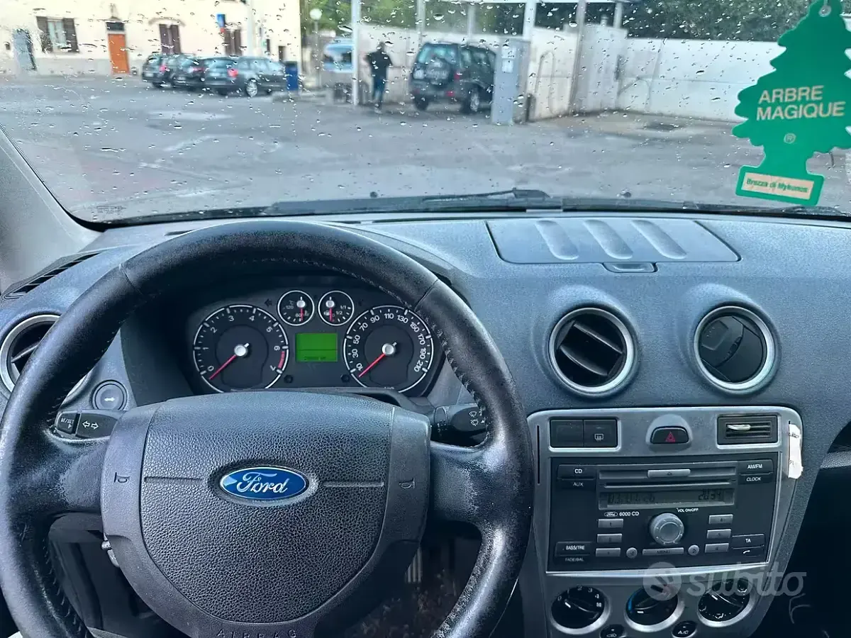 Usata Ford Fusion 101 CV (74 kW) 2009 Utilitaria