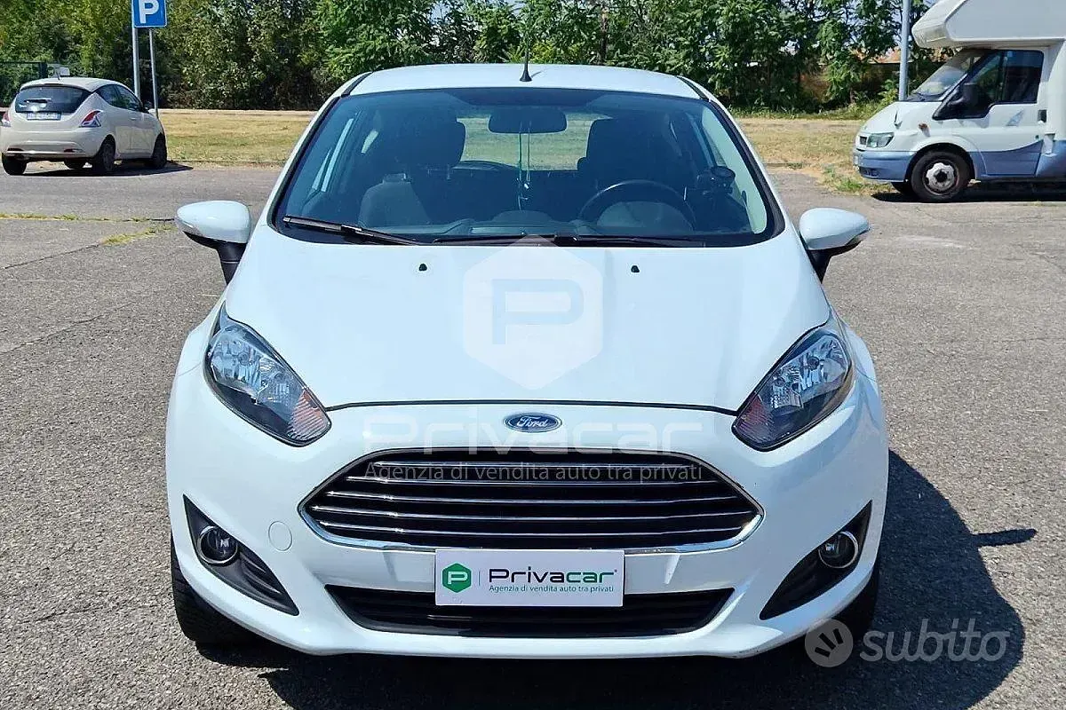 Usata Ford Fiesta Business Edition 60 CV (44 kW) 2014 Bianco Utilitaria