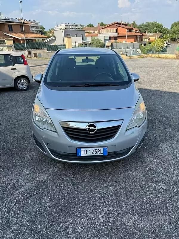 Usata Opel Meriva 120 CV (88 kW) 2012 Grigio Monovolume