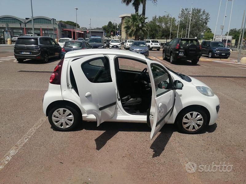 Bianco Usata 2014 Peugeot 107 Access Due volumi | 4300 € (Ottimo prezzo) - Immagine 1/4