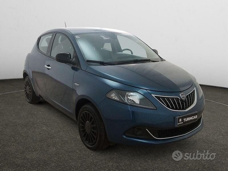 Usata Lancia Ypsilon Silver 69 CV (50 kW) 2022 Blu Utilitaria