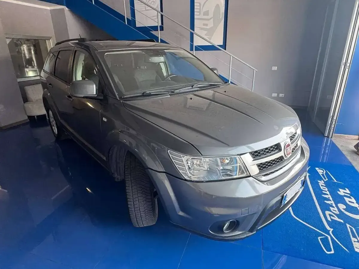 Usata Fiat Freemont Urban 140 CV (102 kW) 2013 Grigio SUV