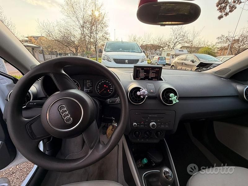 Usata Audi A1 Attraction 90 CV (66 kW) 2013 Bianco Utilitaria