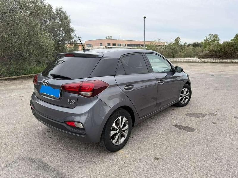 Usata Hyundai i20 73 CV (53 kW) 2020 Grigio Utilitaria