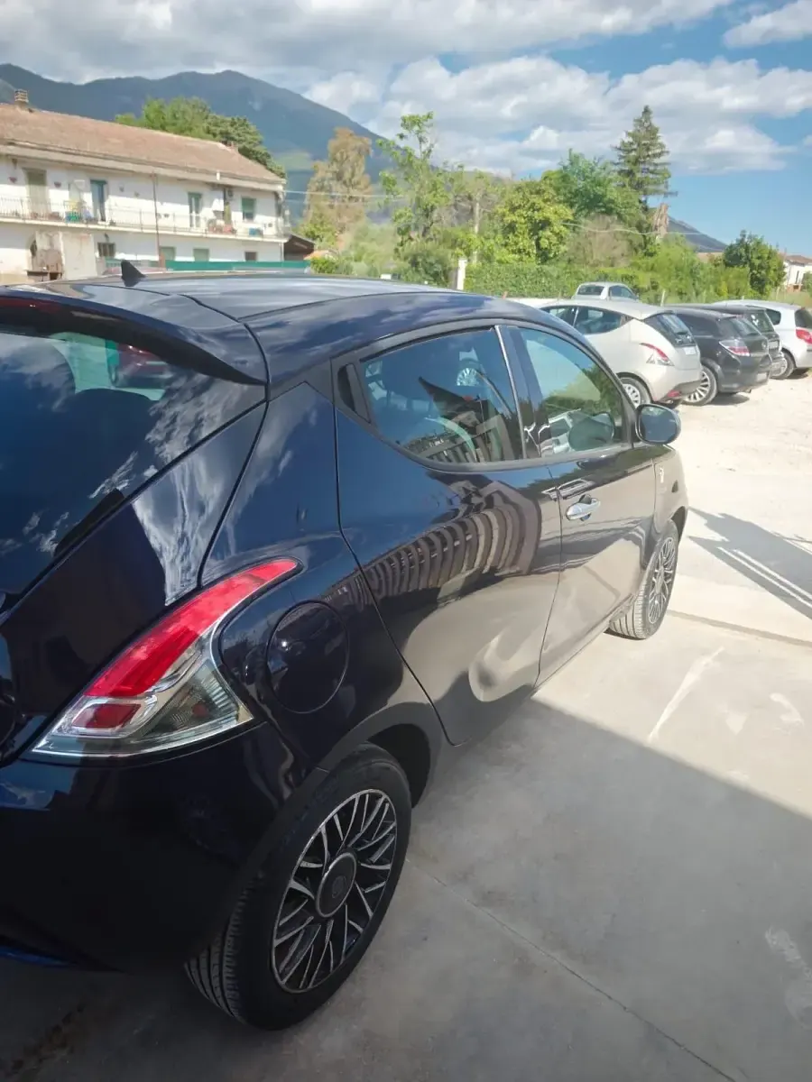 Usata Lancia Ypsilon S 95 CV (69 kW) 2016 Blu Utilitaria