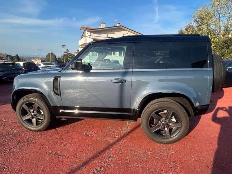 Blu/azzurro Usata 2024 Land Rover Defender SE SUV | 68.990 € (Ottimo prezzo) - Immagine 1/4