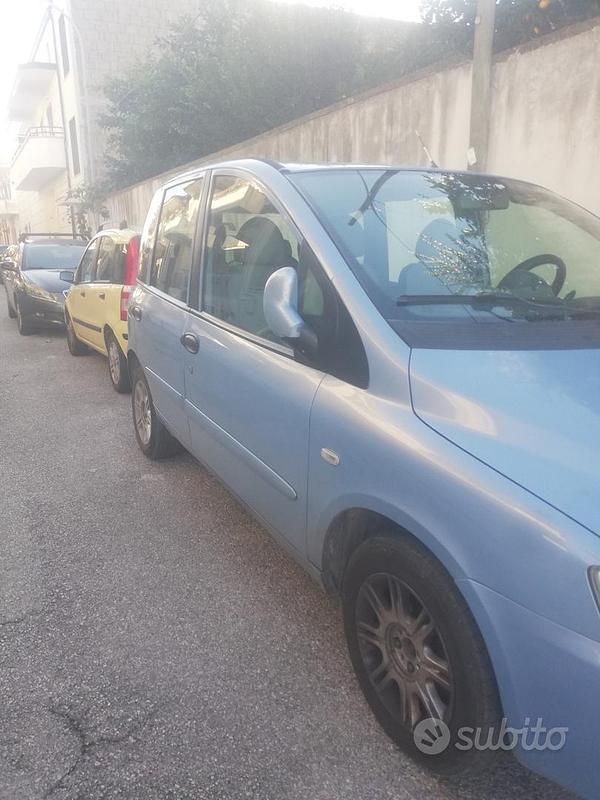 Usata 2004 Fiat Multipla Monovolume | 1500 € (Buon prezzo) - Immagine 1/4