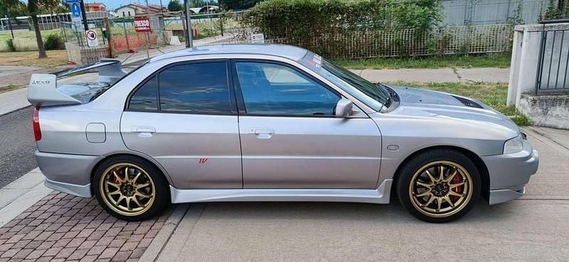 Usata Mitsubishi Lancer 280 CV (205 kW) 1996 Argento Berlina