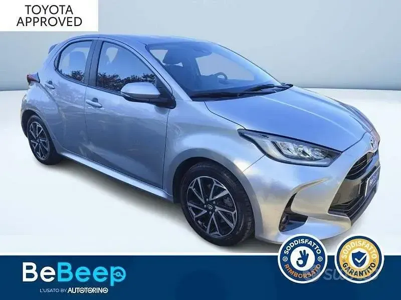 Usata Toyota Yaris Hybrid Trend 115 CV (84 kW) 2022 Grigio Berlina
