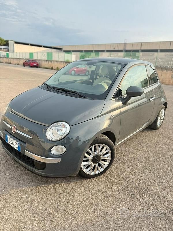 Grigio Usata 2016 Fiat 500 Due volumi | 7490 € (Ottimo prezzo) - Immagine 1/4