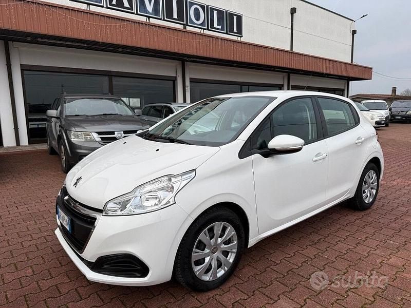 Usata Peugeot 208 Active 102 CV (75 kW) 2020 Bianco Utilitaria