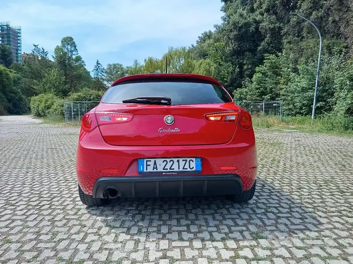 Usata Alfa Romeo Giulietta Sprint 150 CV (110 kW) 2015 Rosso Utilitaria