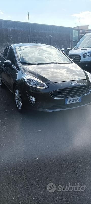 Usata Ford Fiesta Titanium 95 CV (69 kW) 2018 Grigio Utilitaria