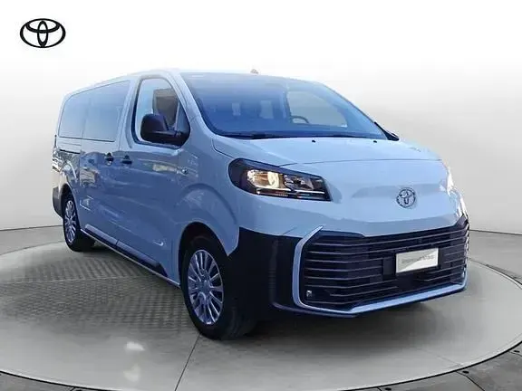 Usata Toyota Proace Verso Lounge 144 CV (105 kW) 2025 Bianco Station wagon