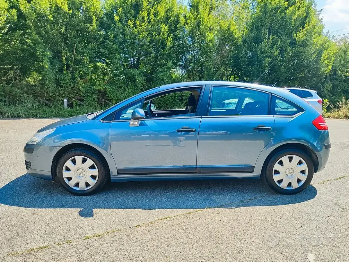 Usata Citroën C4 88 CV (64 kW) 2005 Grigio Berlina