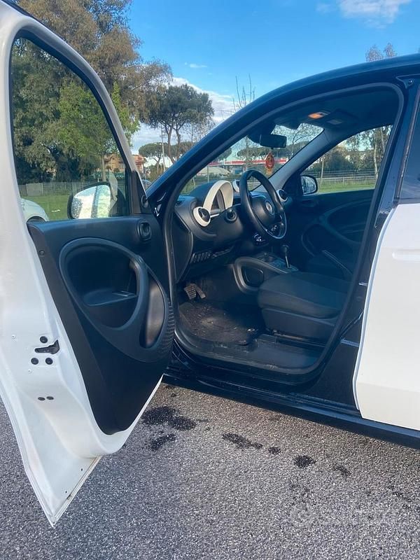 Usata Smart ForFour 71 CV (52 kW) 2019 Bianco Utilitaria