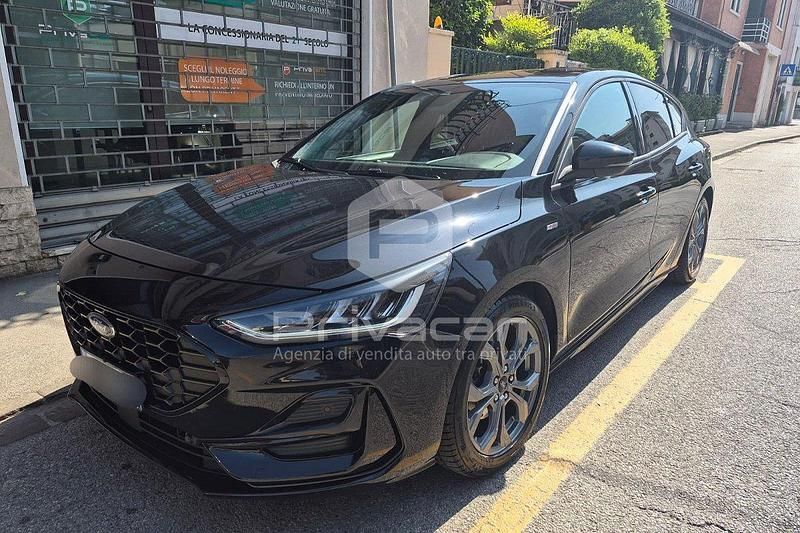 Usata Ford Focus ST-Line 115 CV (84 kW) 2024 Nero Berlina