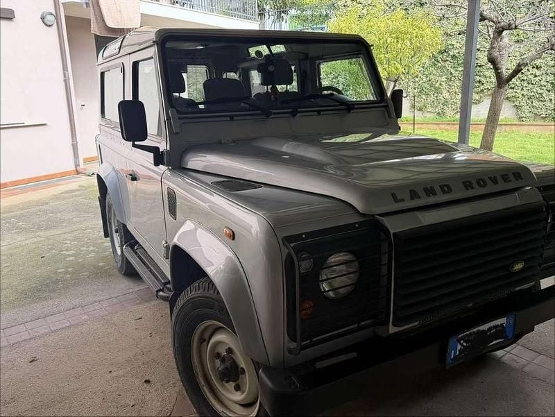 Usata Land Rover Defender S 122 CV (89 kW) 2010 SUV