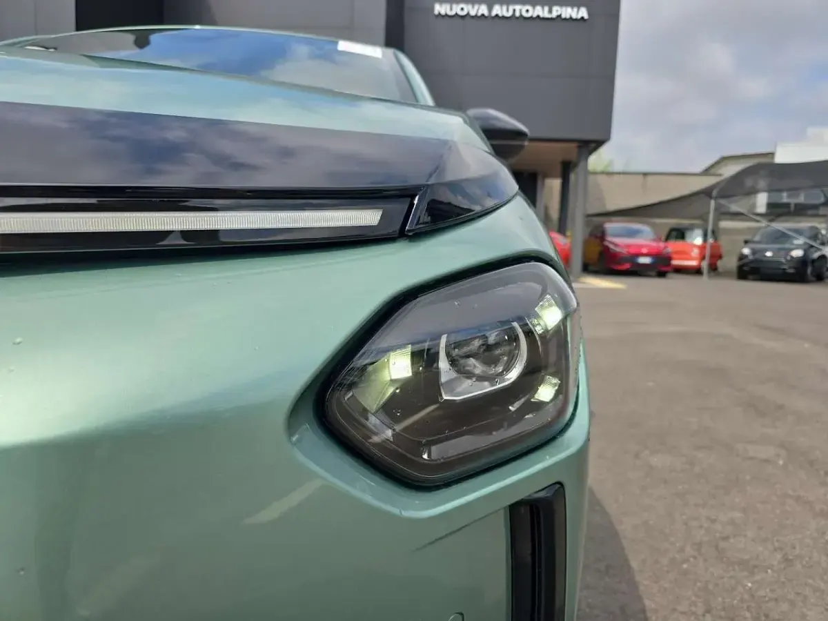 Nuova Lancia Ypsilon 101 CV (74 kW) 2026 003bianco Utilitaria