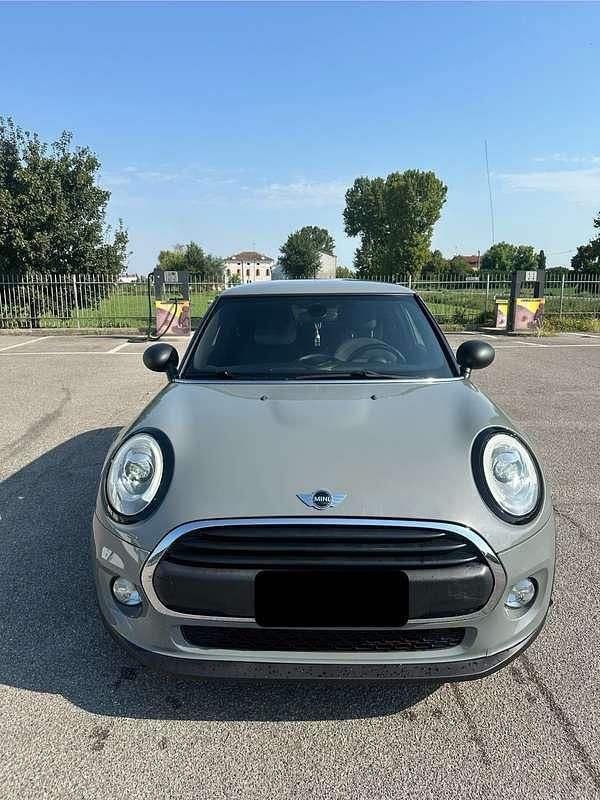 Begagnad Mini ONE 75 HK (55 kW) 2016 Halvkombi