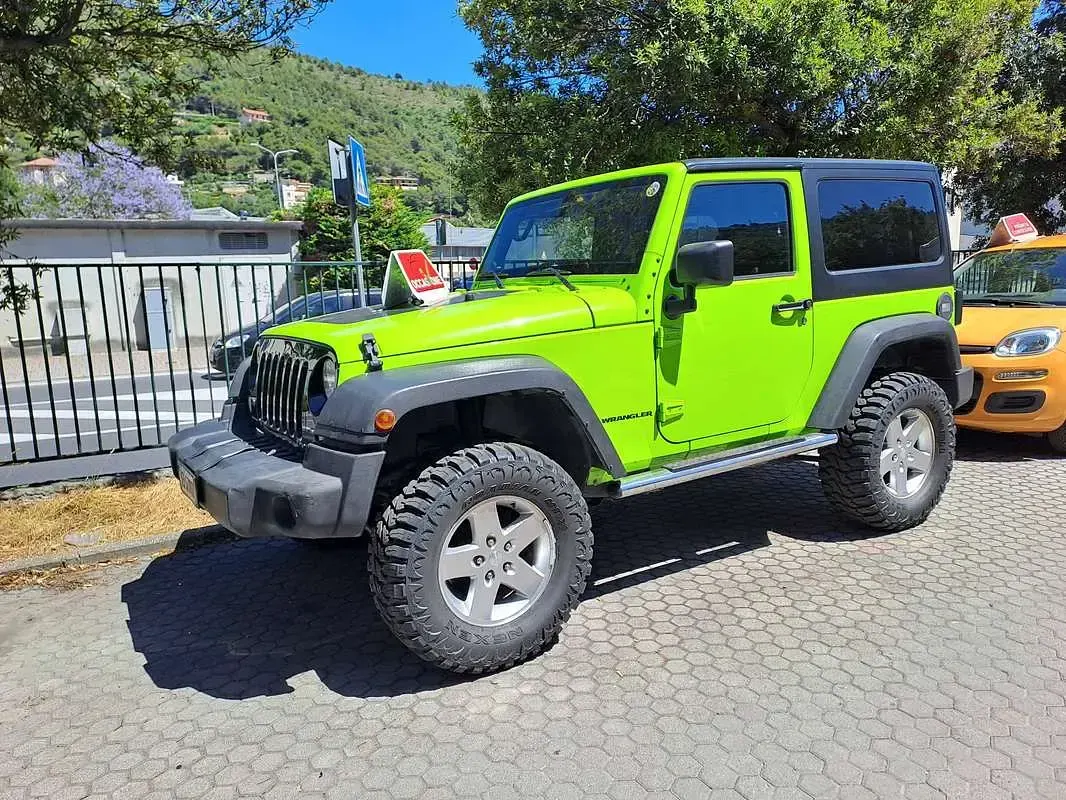 Usata Jeep Wrangler Sahara 200 CV (147 kW) 2012 Verde SUV