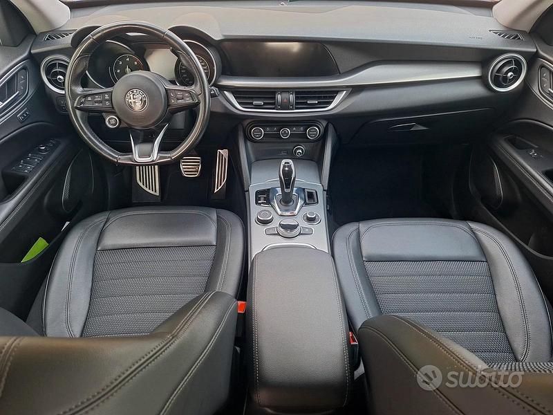 Usata Alfa Romeo Stelvio Sprint 190 CV (139 kW) 2021 Blu SUV