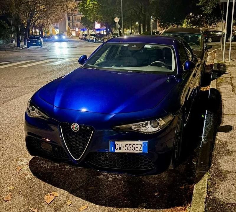 Usata 2019 Alfa Romeo Giulia Veloce Tre volumi | 25.000 € (Buon prezzo) - Immagine 1/4