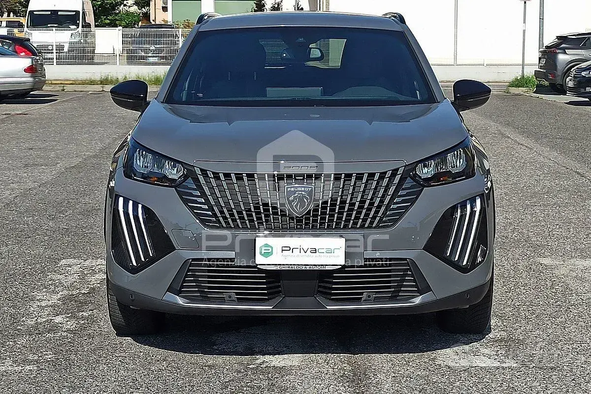 Usata Peugeot 2008 Allure 131 CV (96 kW) 2023 Grigio SUV