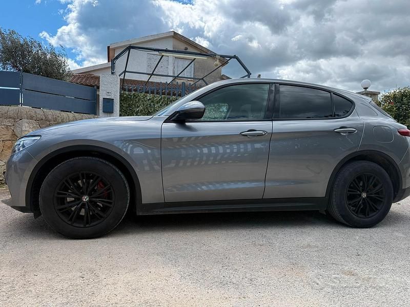 Usata Alfa Romeo Stelvio 160 CV (117 kW) 2019 Grigio SUV