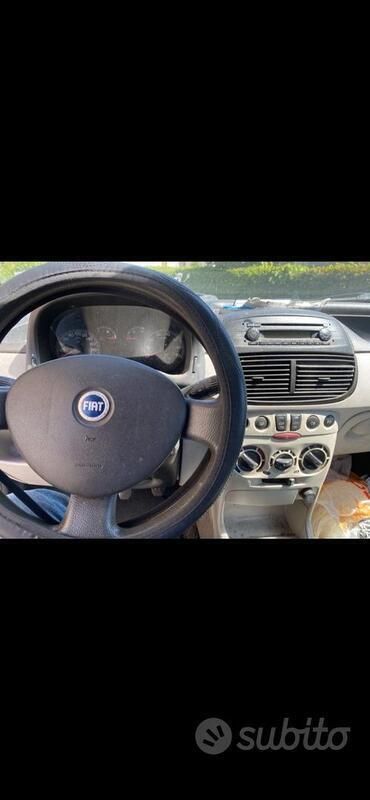 Brugt Fiat Punto 69 HK (50 kW) 2004 Sort Hatchback