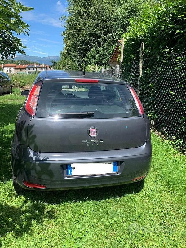 Usata Fiat Punto 90 CV (66 kW) 2012 Grigio Utilitaria