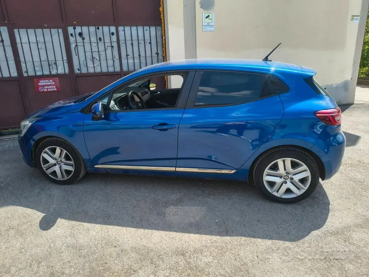 Usata Renault Clio V Zen 101 CV (74 kW) 2020 Bluazzurro Berlina