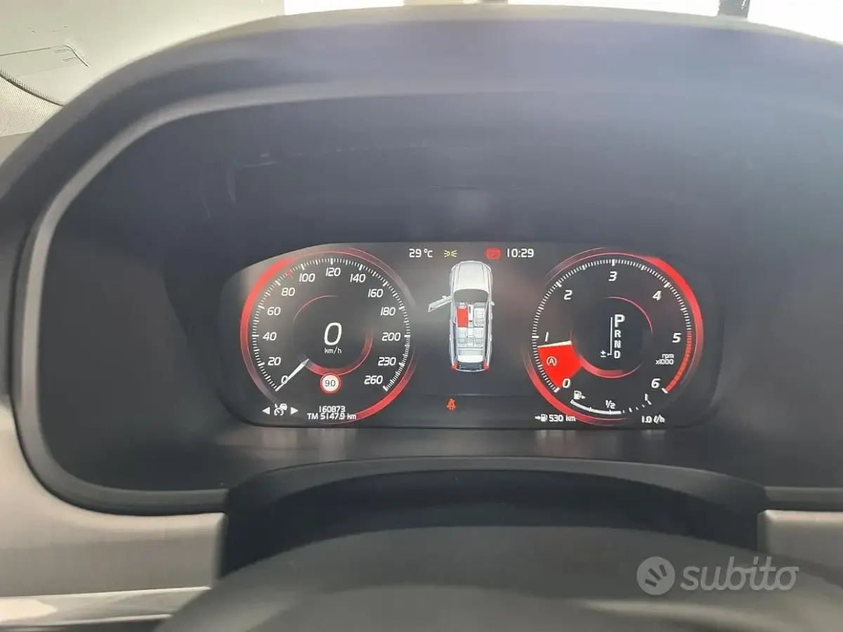 Usata Volvo V90 Momentum 190 CV (139 kW) 2017 Grigio Station wagon