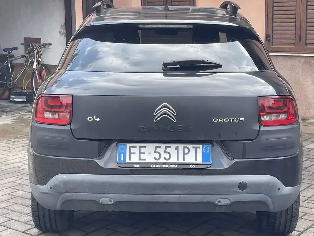 Usata Citroën C4 Shine 99 CV (72 kW) 2016 Nero SUV