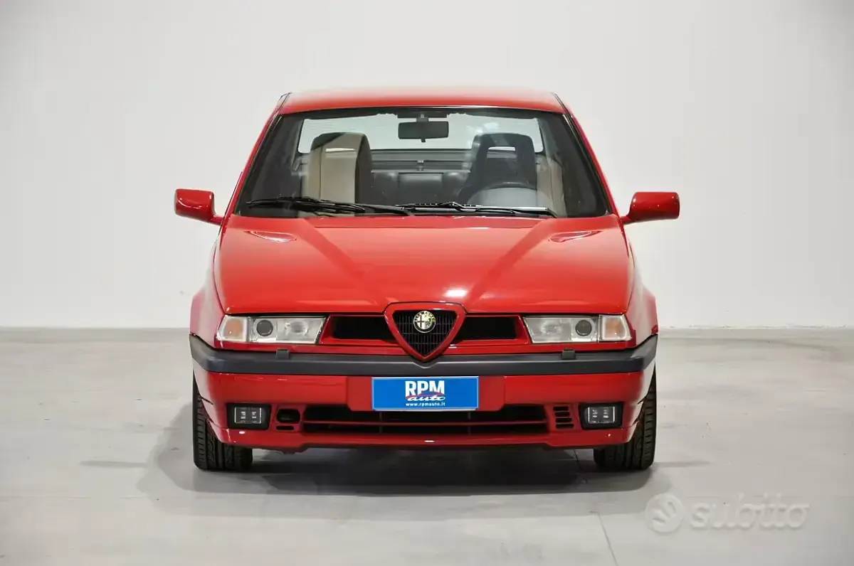 Usata Alfa Romeo 155 186 CV (136 kW) 1992 Rosso Berlina