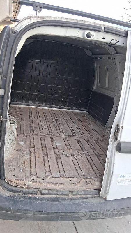 Usata Dacia Logan 70 CV (51 kW) 2010 Bianco Monovolume