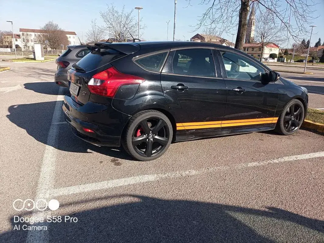 Usata Ford Focus ST 250 CV (183 kW) 2013 Berlina