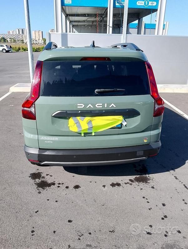 Usata Dacia Jogger 110 CV (80 kW) 2022 Verde Monovolume