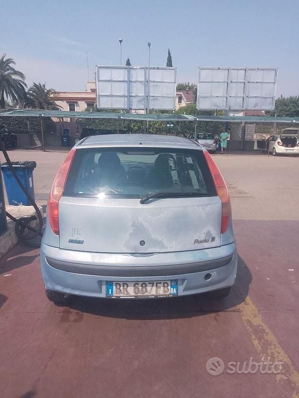 Usata Fiat Punto 60 CV (44 kW) 2001 Utilitaria