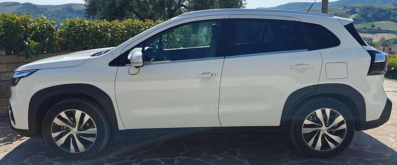 Bianco Usata 2024 Suzuki SX4 S-Cross SUV | 24.900 € (Ottimo prezzo) - Immagine 1/4