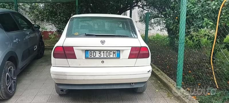 Gebraucht Lancia Delta 90 PS (66 kW) 1999 Kleinwagen