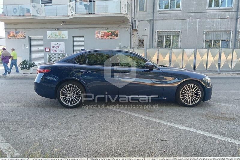 Usata Alfa Romeo Giulia Super 179 CV (131 kW) 2017 Blu Berlina