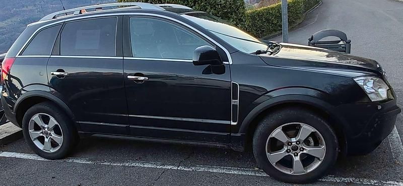 Usado Opel Antara Cosmo 150 CV (110 kW) 2009 Negro SUV