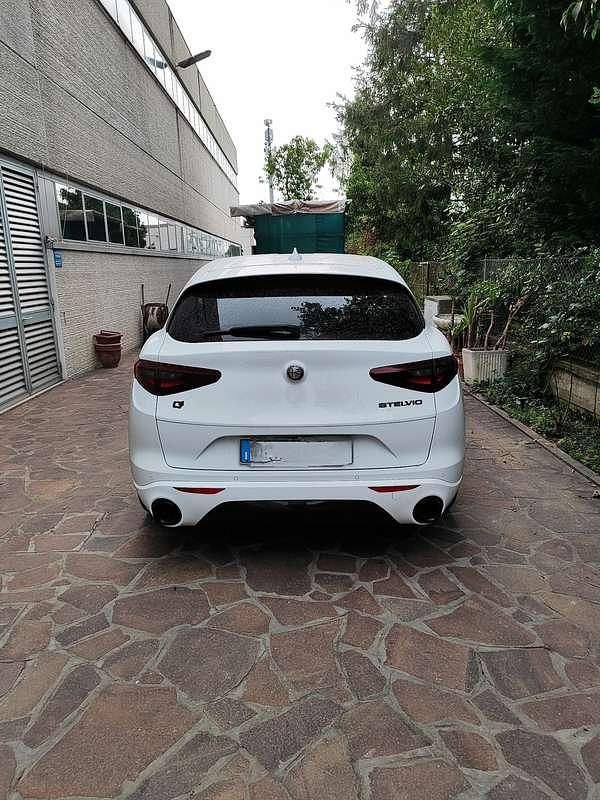 Usata Alfa Romeo Stelvio Veloce 209 CV (153 kW) 2021 SUV