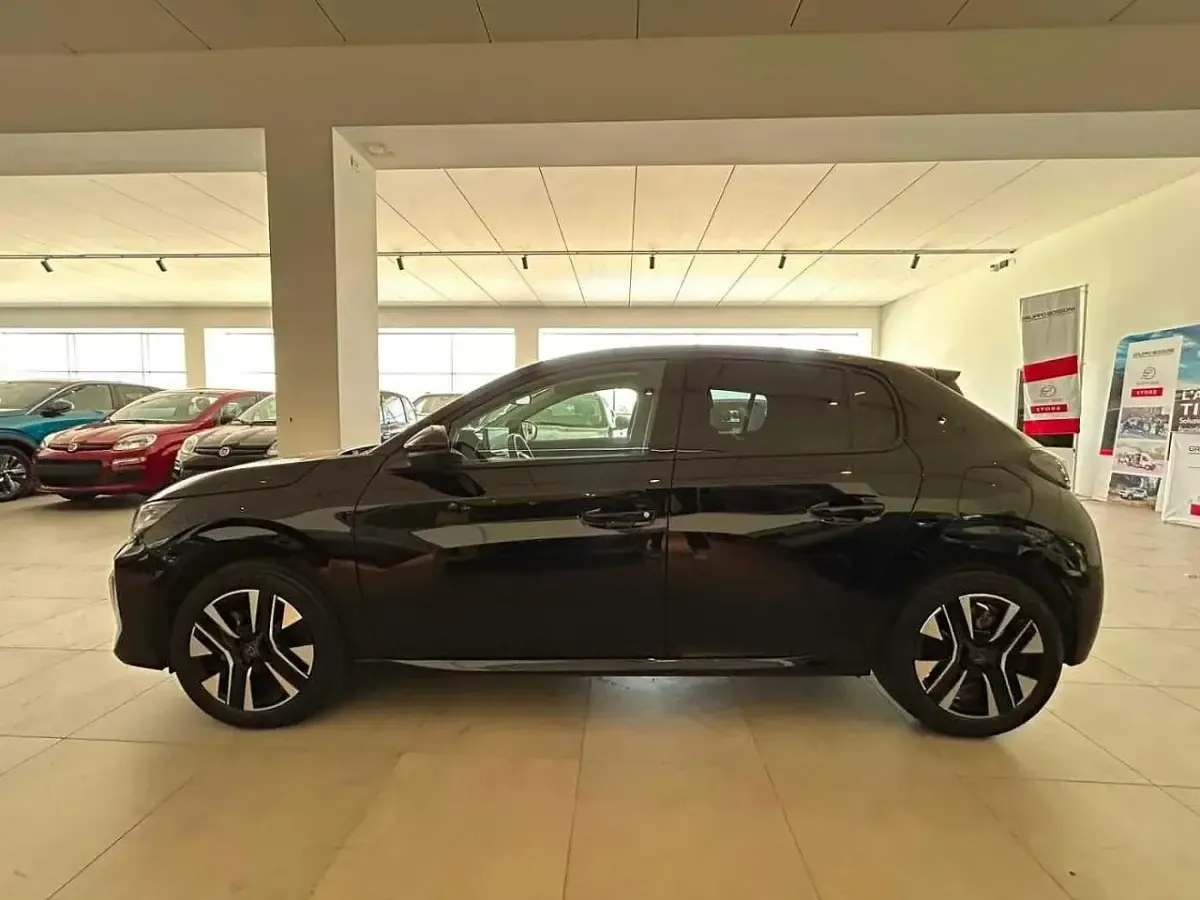 Usata Peugeot 208 Allure 101 CV (74 kW) 2025 Giallo Utilitaria