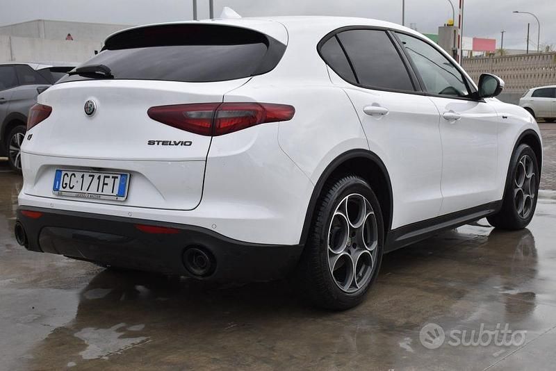 Usata Alfa Romeo Stelvio Sprint 190 CV (139 kW) 2020 Bianco SUV